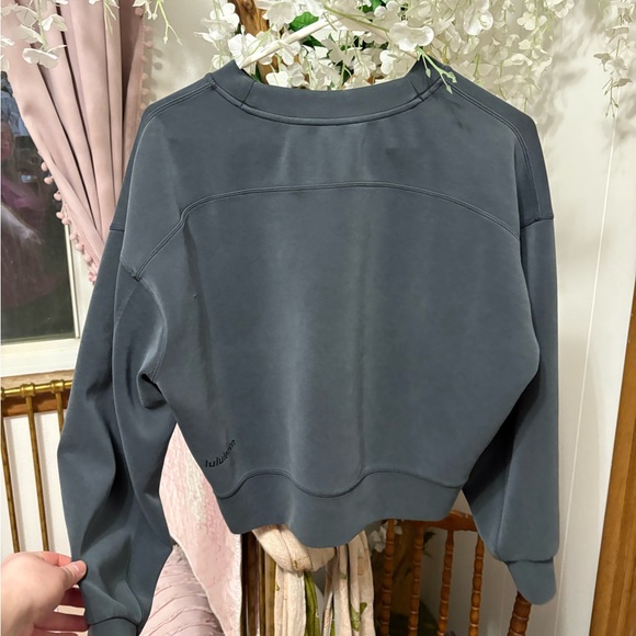 Lululemon Grey Softstreme Cropped Crew - Picture 6 of 9